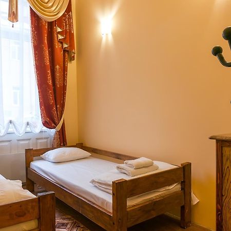 Кімнати В Центрі Hotell Uzjhorod Exteriör bild