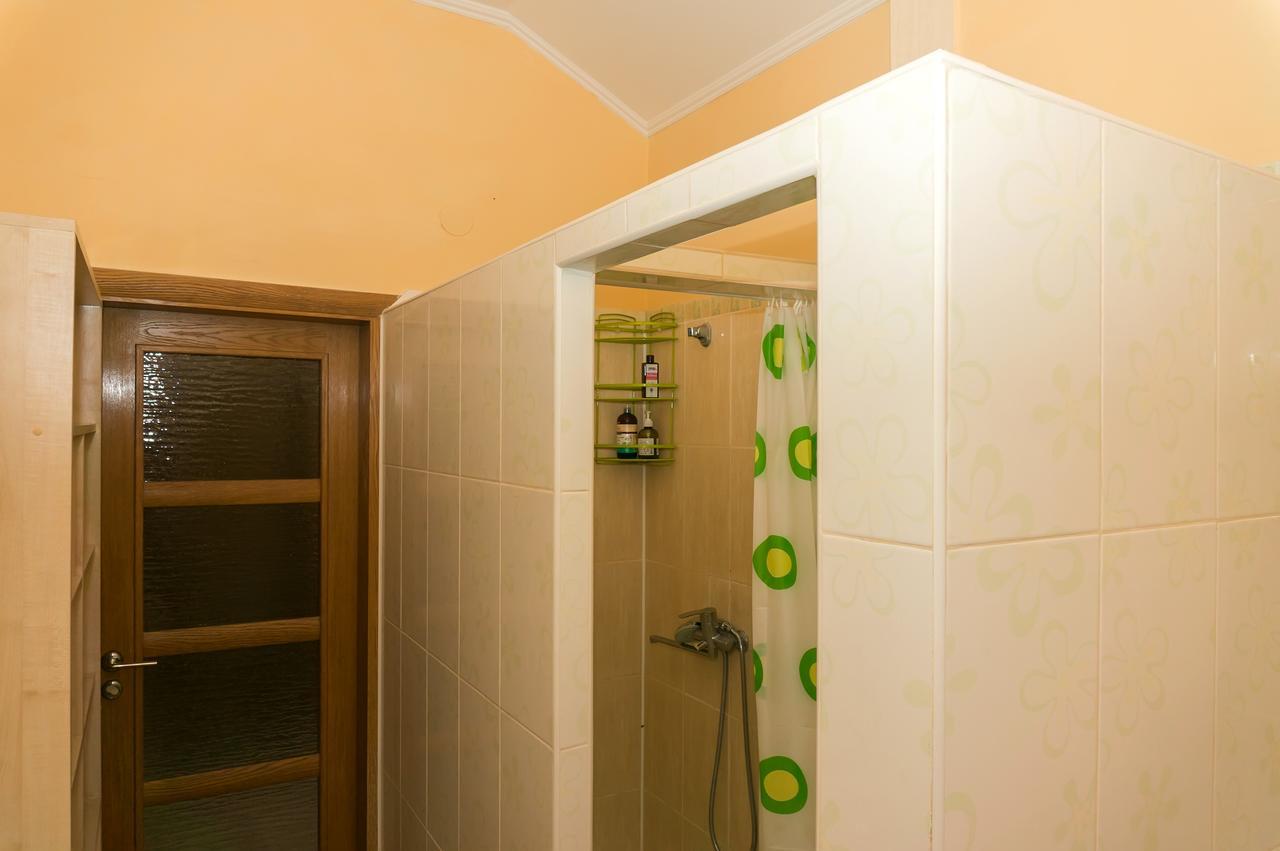Кімнати В Центрі Hotell Uzjhorod Exteriör bild
