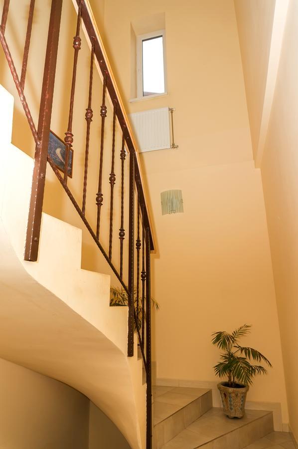 Кімнати В Центрі Hotell Uzjhorod Exteriör bild