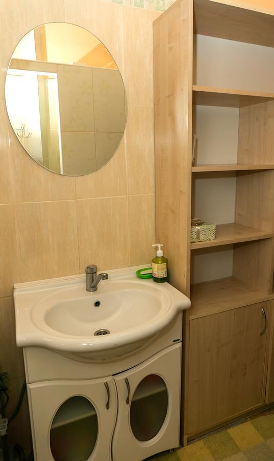 Кімнати В Центрі Hotell Uzjhorod Exteriör bild