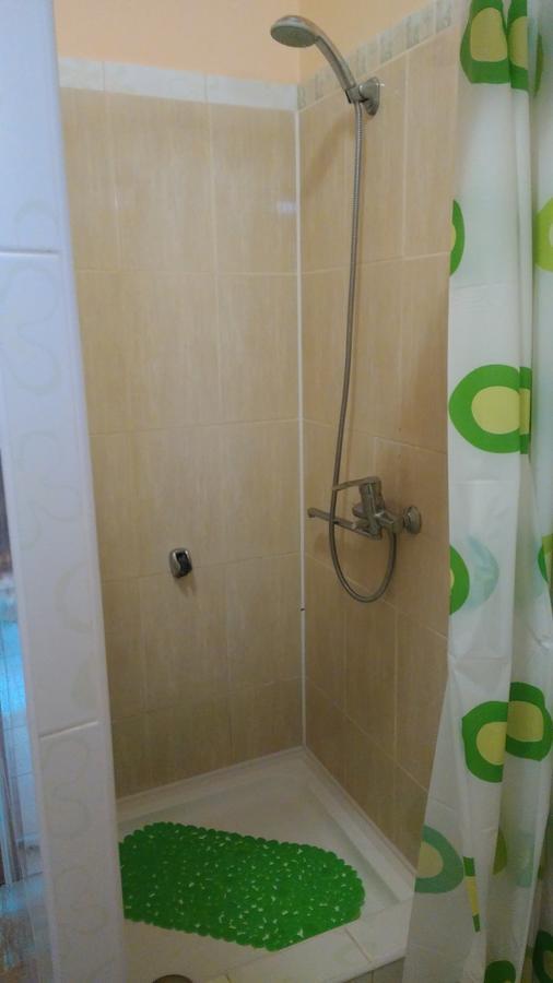 Кімнати В Центрі Hotell Uzjhorod Exteriör bild