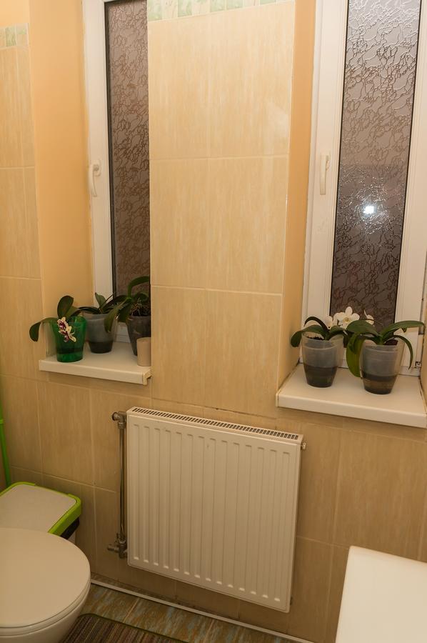 Кімнати В Центрі Hotell Uzjhorod Exteriör bild