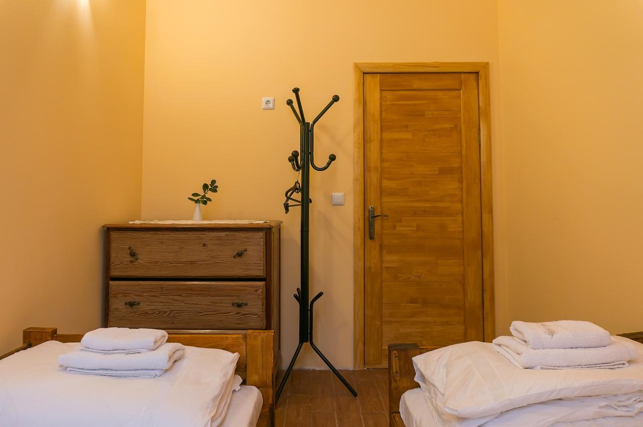 Кімнати В Центрі Hotell Uzjhorod Exteriör bild