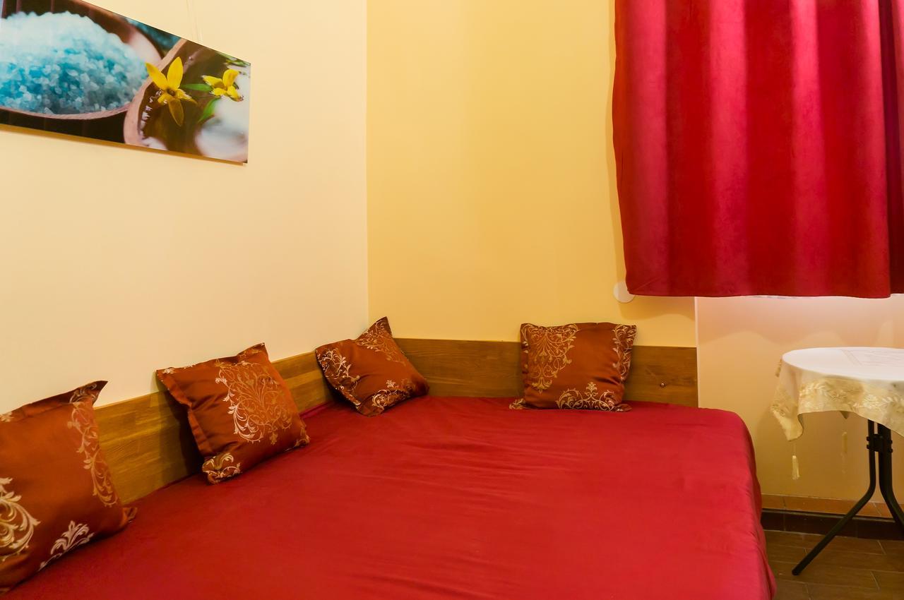 Кімнати В Центрі Hotell Uzjhorod Exteriör bild