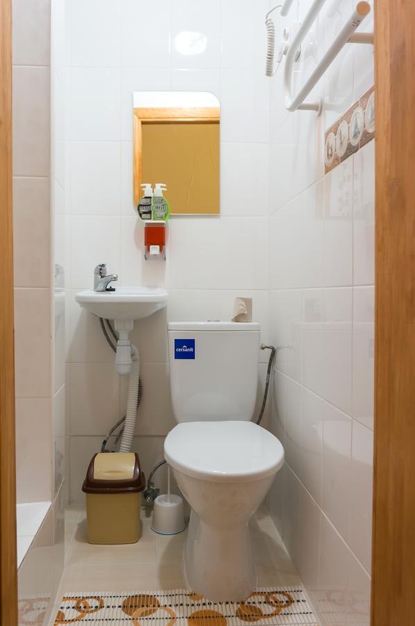 Кімнати В Центрі Hotell Uzjhorod Exteriör bild